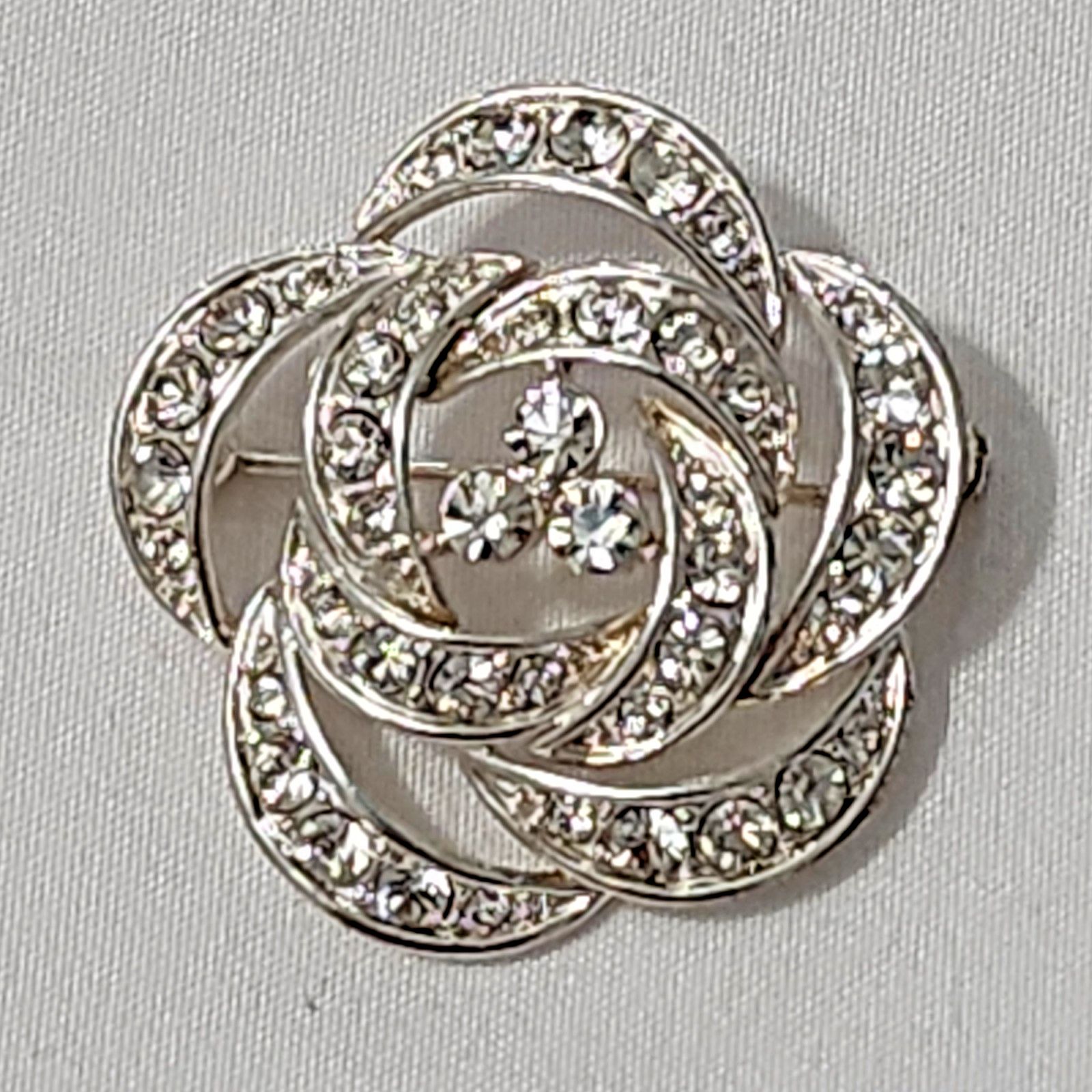 Vintage Flower Brooch Pin White Clear Crystal Rhinestone Pave Silver Tone 1.25